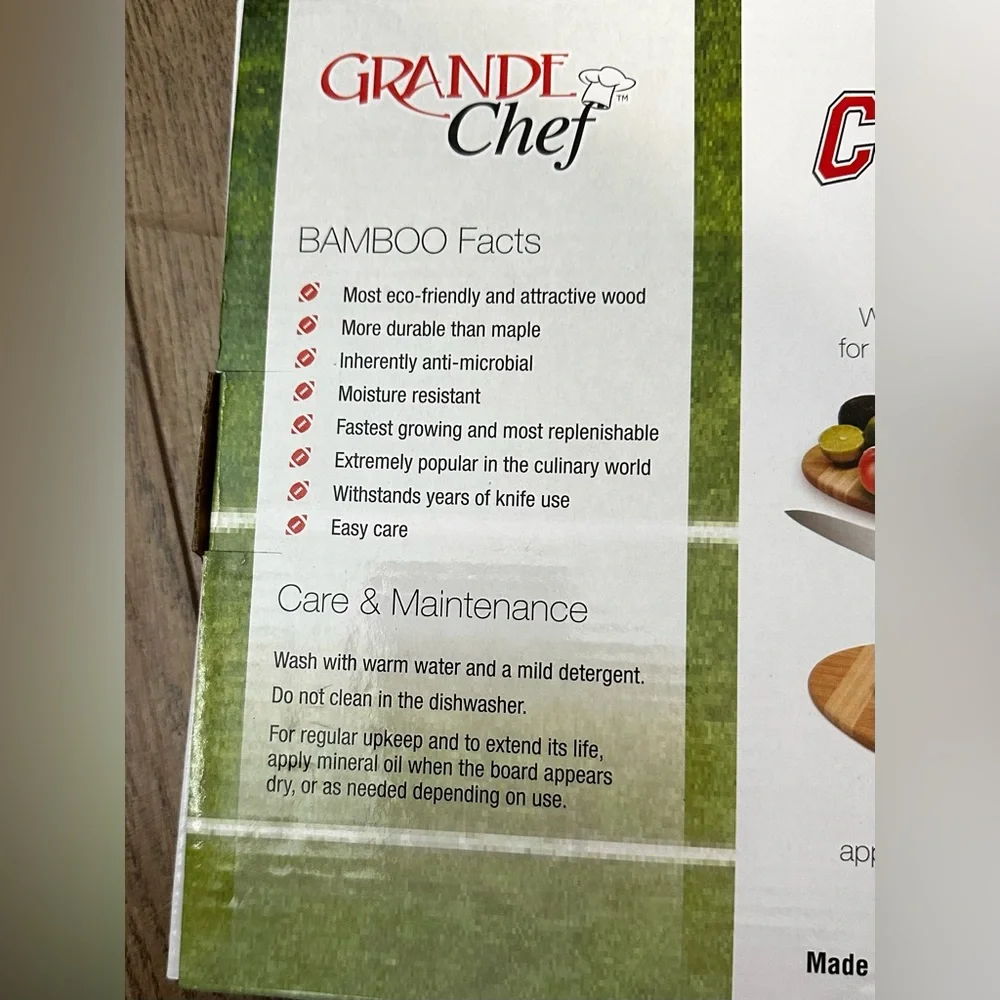🏈 NIB Grande Chef “The Champ” Bamboo Football Cutting Board 15” Serving Tray